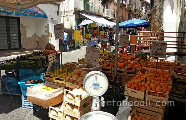 Antignano market